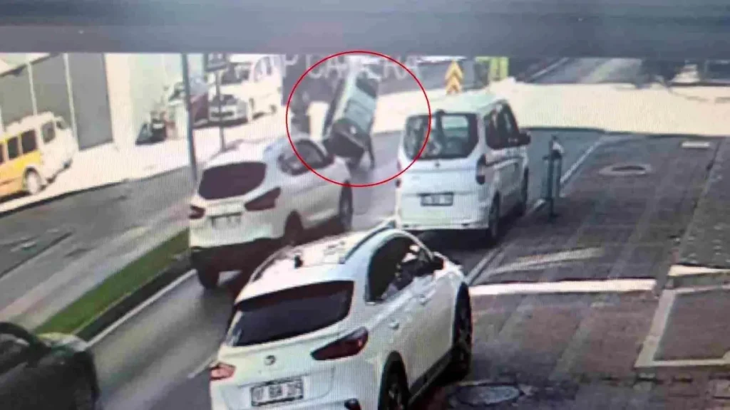 Elektrikli Bisiklet Kazası: 2 Kişi Yaralandı