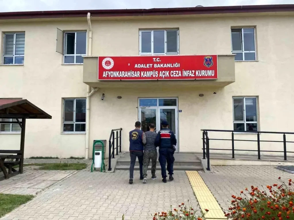 Yaklaşık 48 Yıl Hapis Cezasıyla Aranan Şahıs Yakalandı