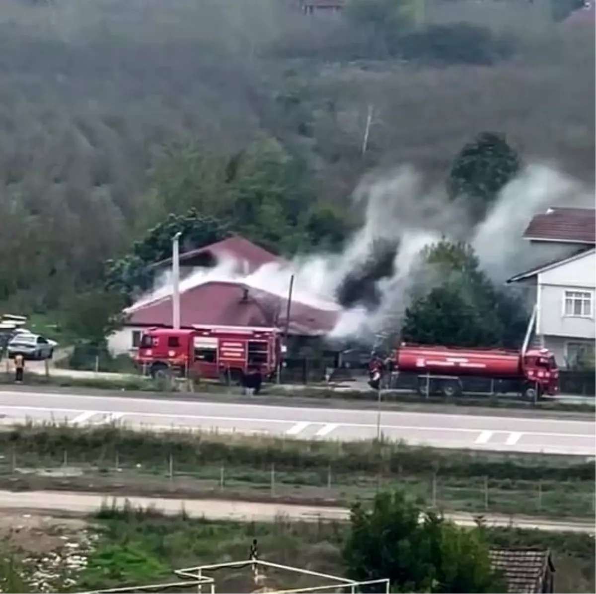 “Elektrik Kontağı Tek Katlı Evi Alevlere Teslim Etti”