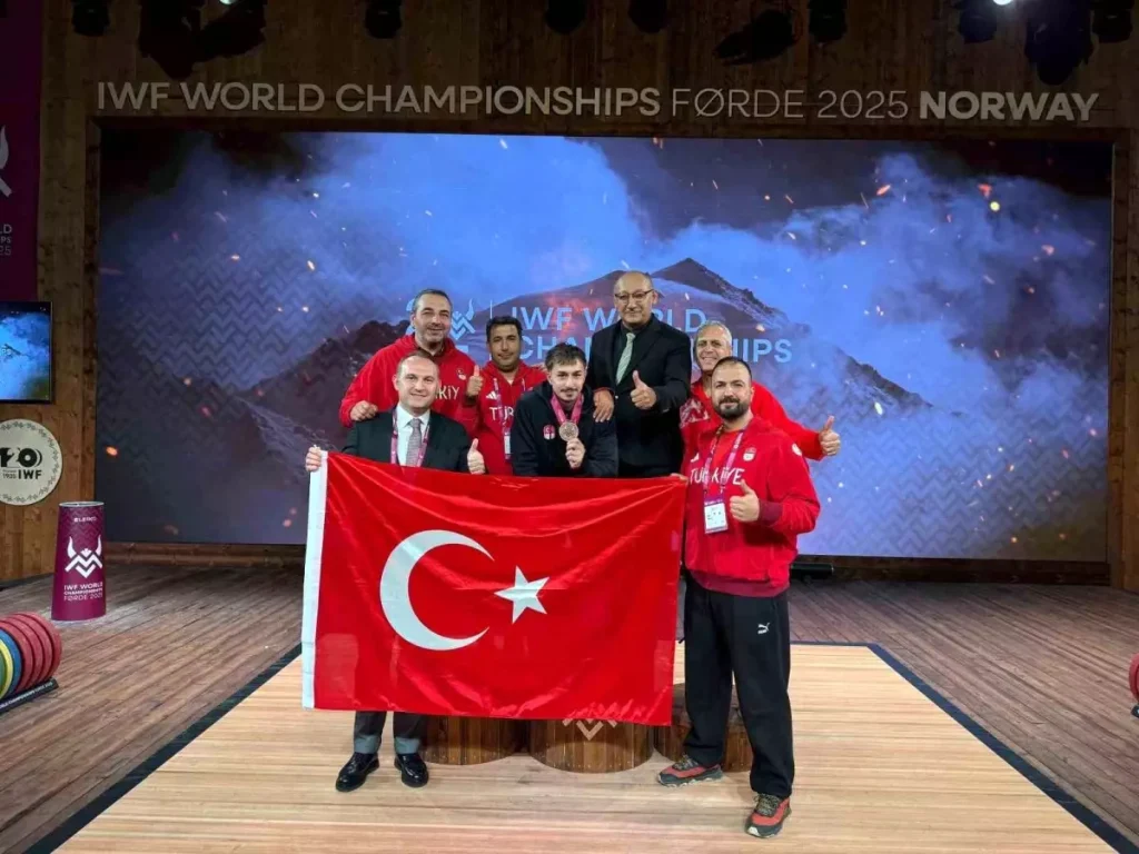 Milli Sporcu Yusuf Fehmi Genç Dünya Şampiyonasında Bronz Madalya Kazandı