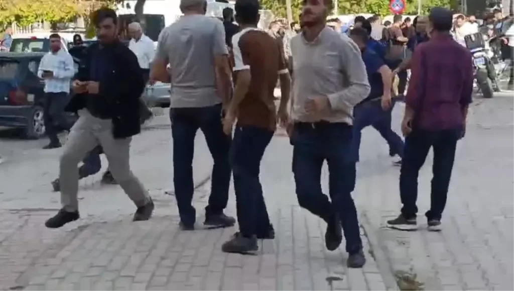 Furkan Hareketi Üyeleriyle Zabıtalar Arasında Kavga