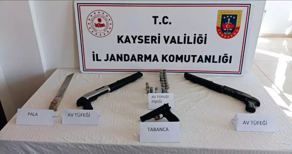 Uyuşturucu Tacirleri Kayseri’de Jandarma Ekiplerine Yakalandı