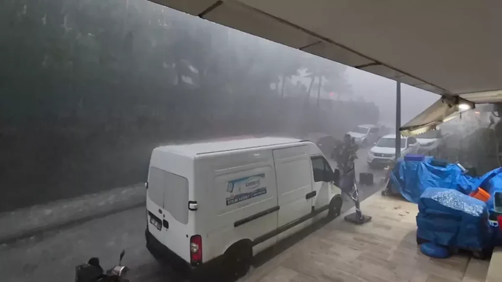 Dolu Yağışı Ereğli’yi Basti