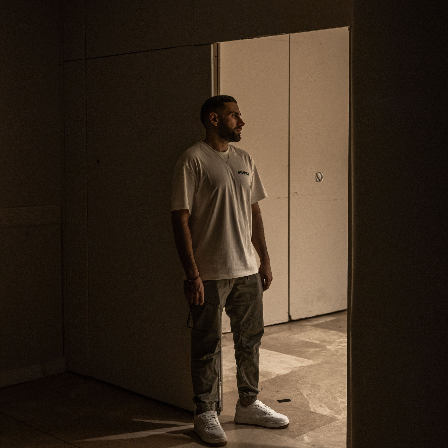 Israeli Hostage Recounts Beatings and Starvation During Hamas Captivity