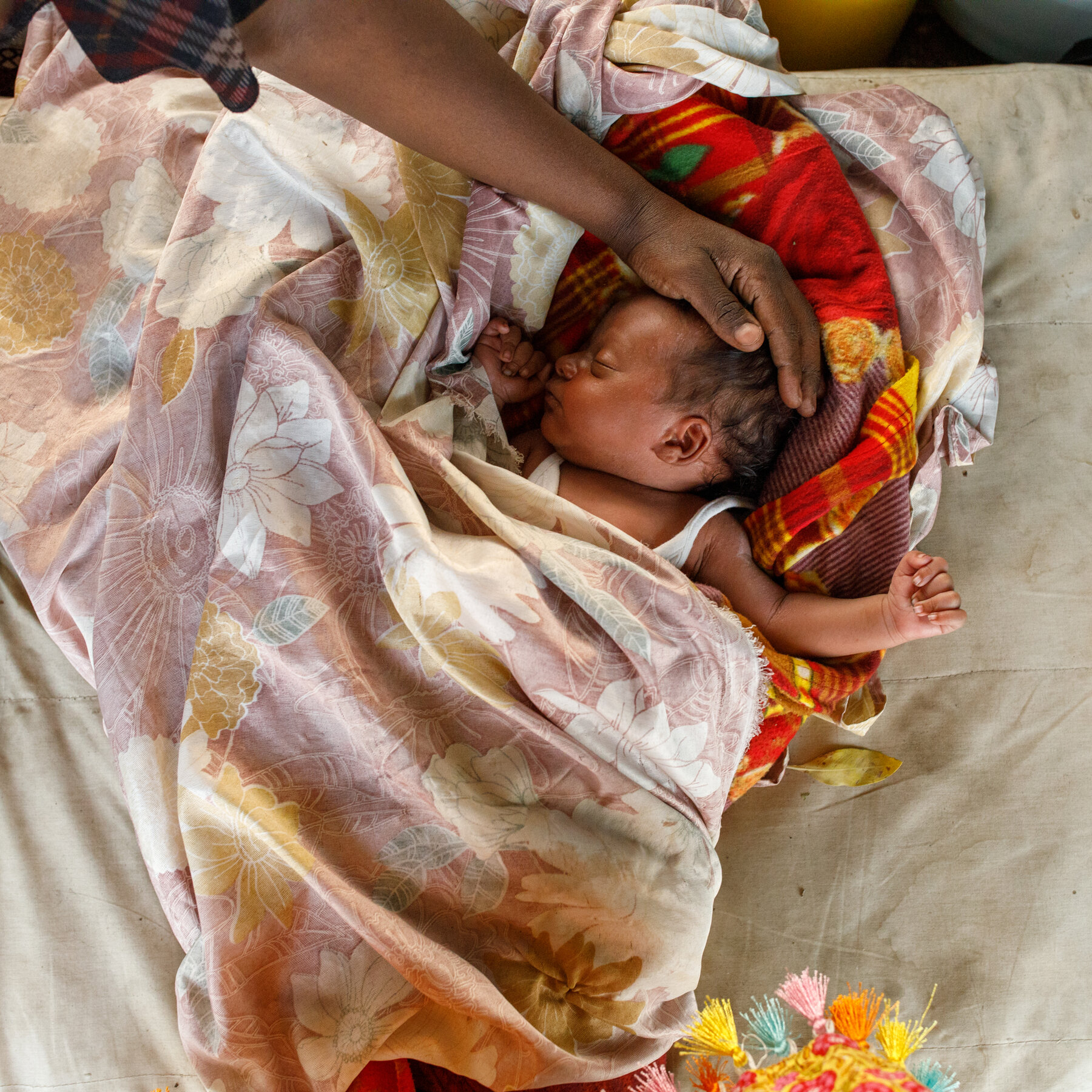 <h2>Unwed Mothers and Their Children Remain Trapped in Saudi Arabia</h2>