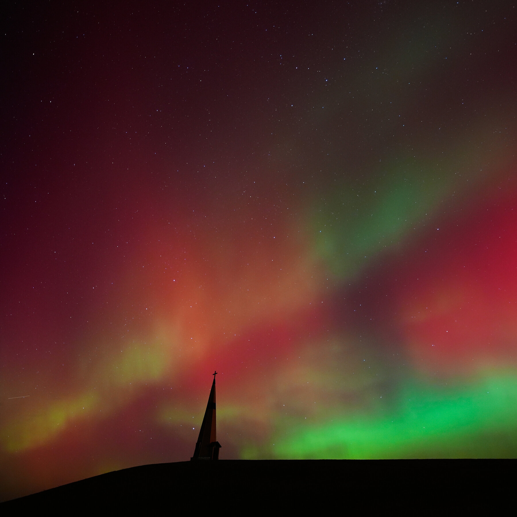 Northern Lights Dazzle U.S. Skies as Far South as Alabama