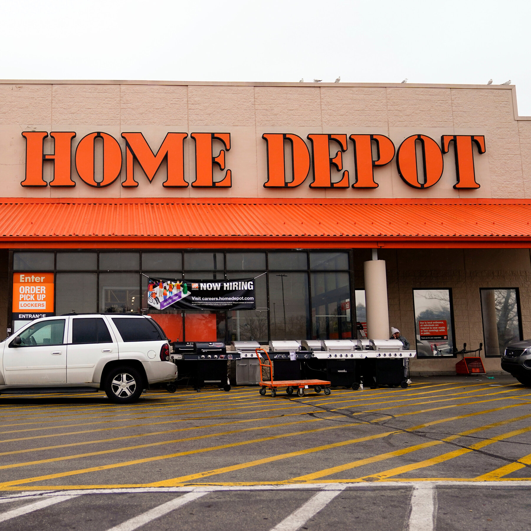 Home Depot Cuts Forecast as Consumers Pull Back on Spending