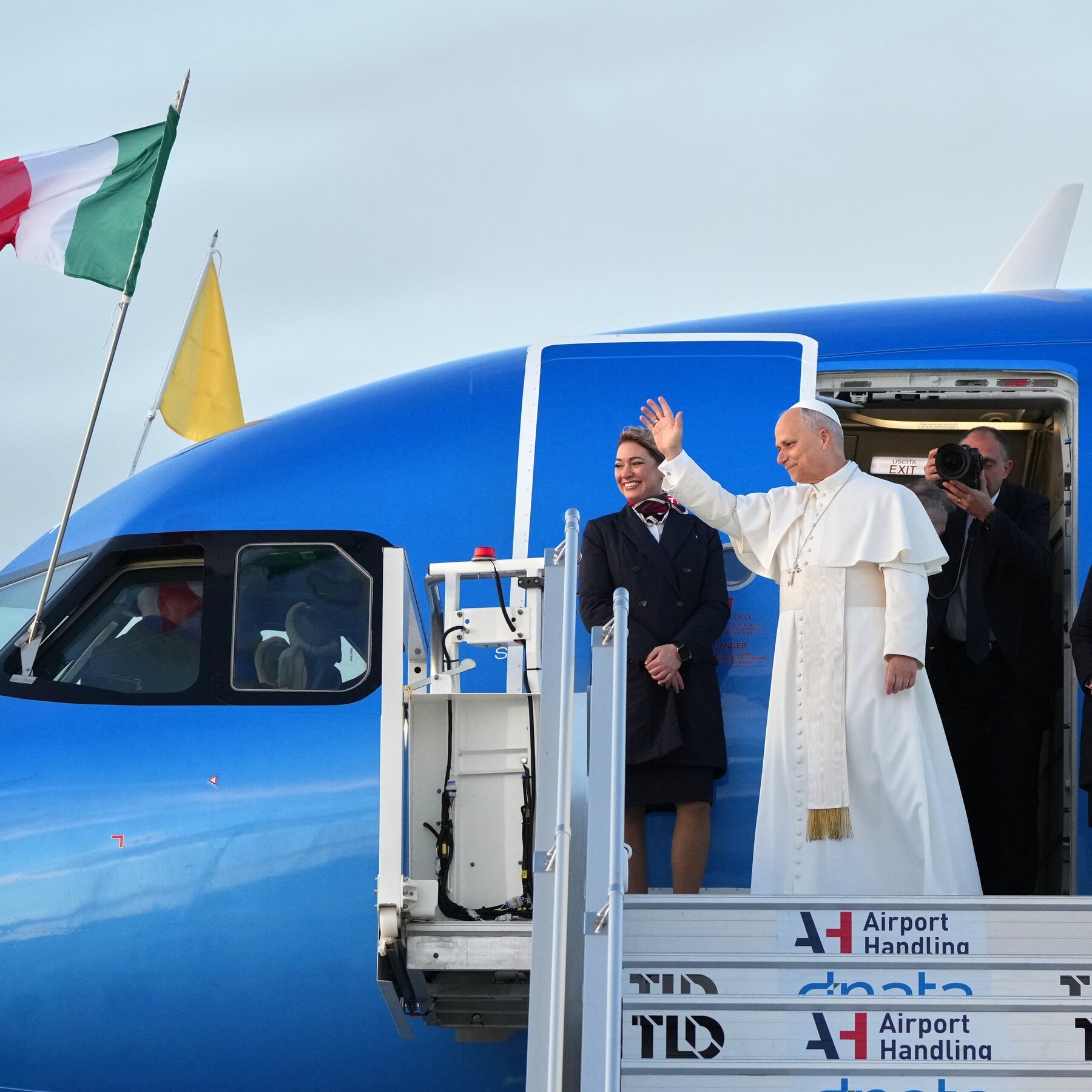 Pope Leo XIV Arrives in Turkey, Set to Meet President Erdoğan on a Diplomatic Outreach