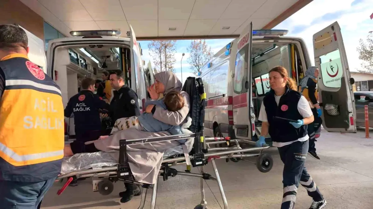 İnegöl’de Balkonundan Düşen Çocuk Yaralandı