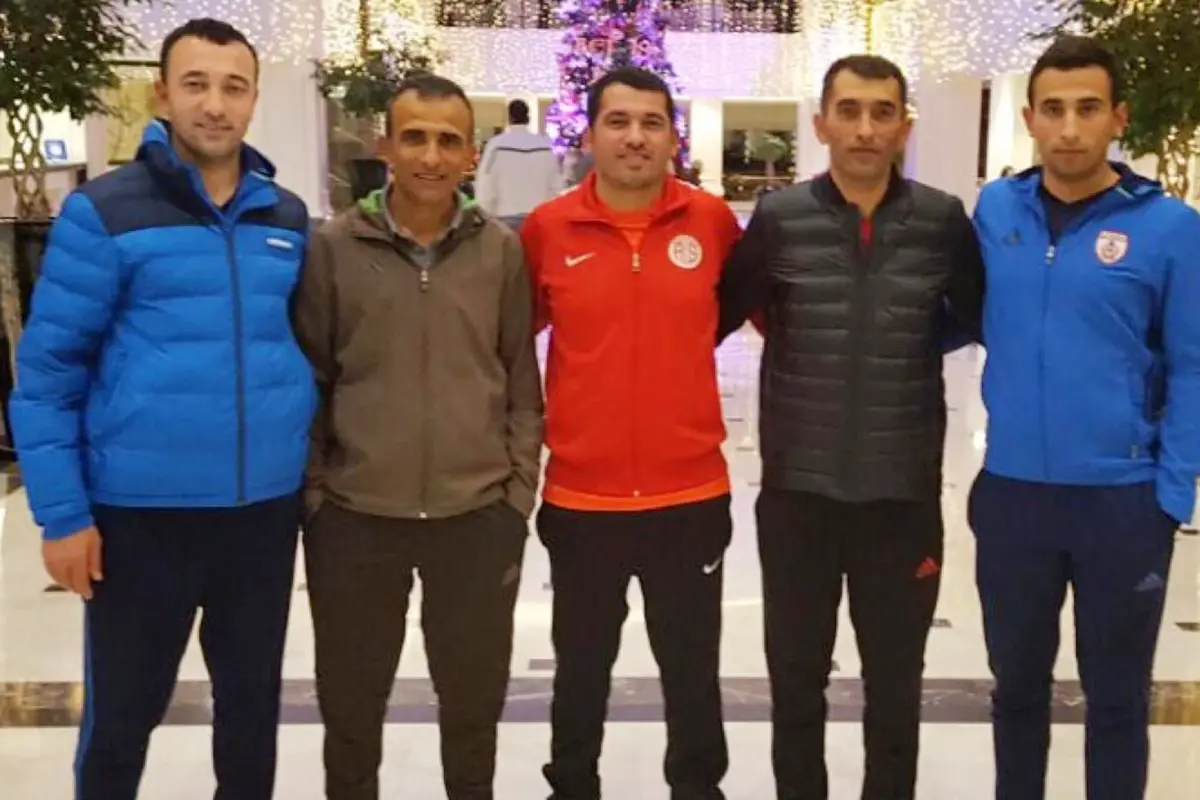 5 Erkek Kardeş, Farklı Şehirlerde Aynı İşte: Türkiye’nin En İlginç Malzemeci Ailesi