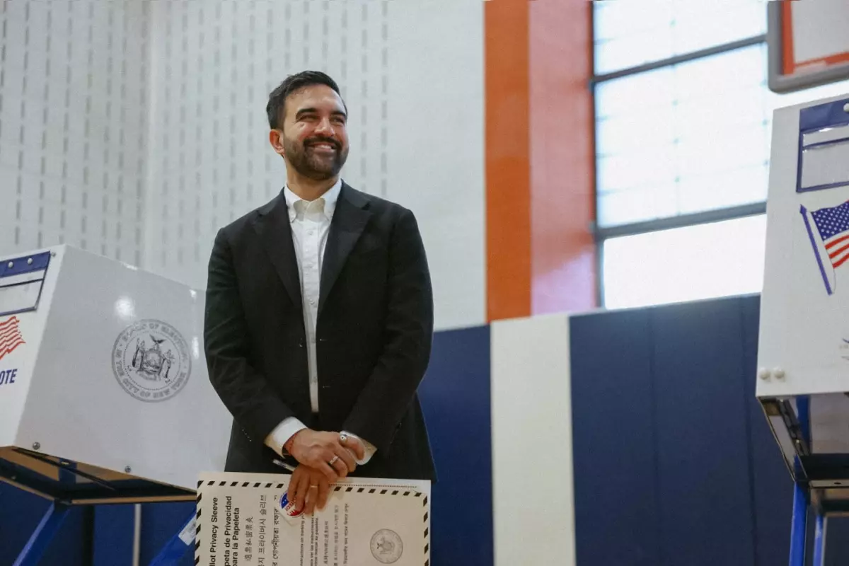 ABD’de Müslüman Belediye Başkanı Mamdani’nin Vatandaşlığı Sert Siyasi Saldırının Hedefi Oldu