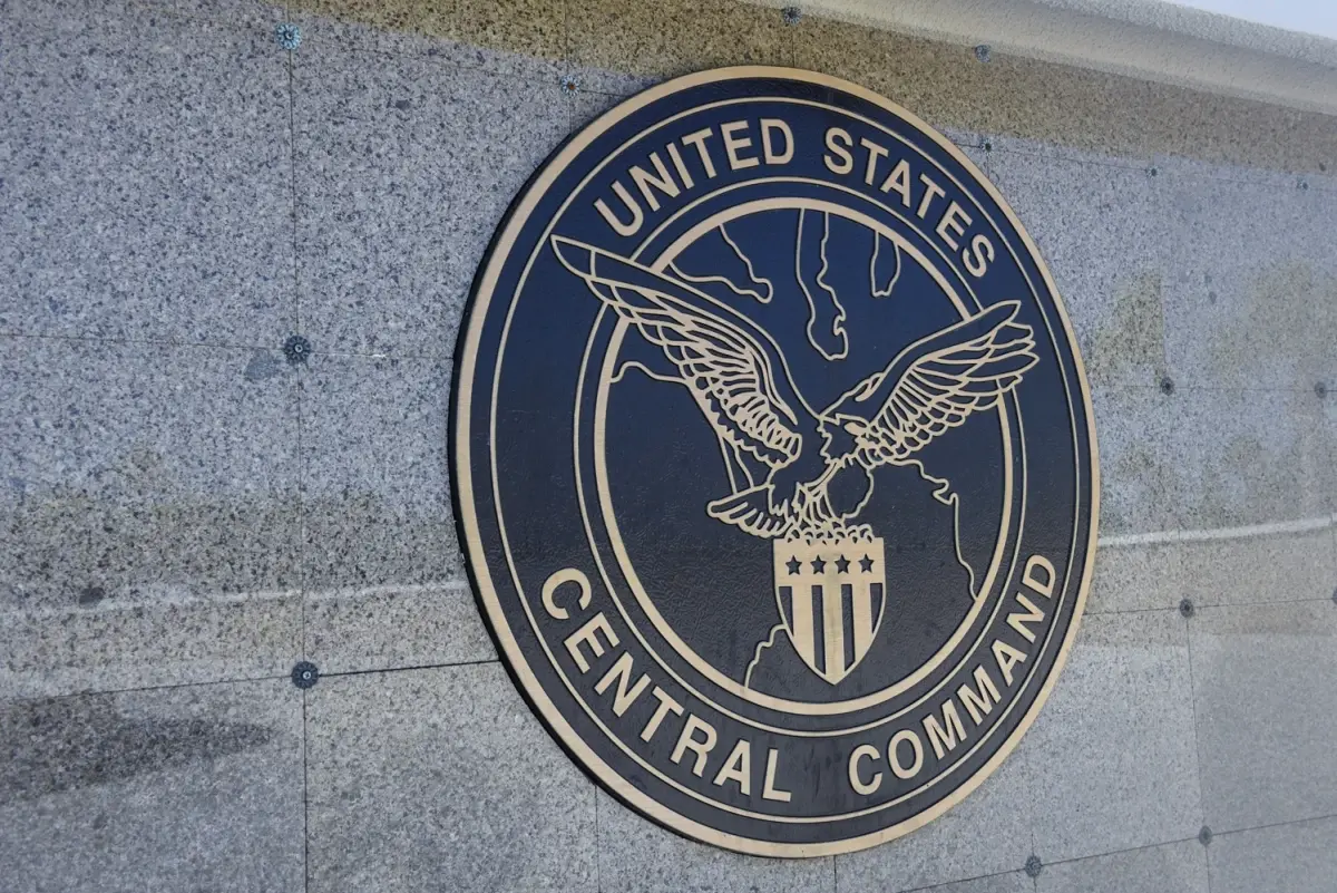 İran, Hürmüz Boğazı’nda Ticari Gemiyi Ele Geçirdi