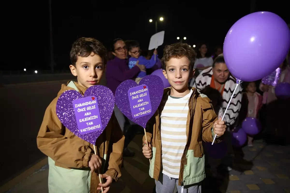 Adana’da Dünya Prematüre Günü’nde Mor Işıklar Altında Duygusal Buluşma