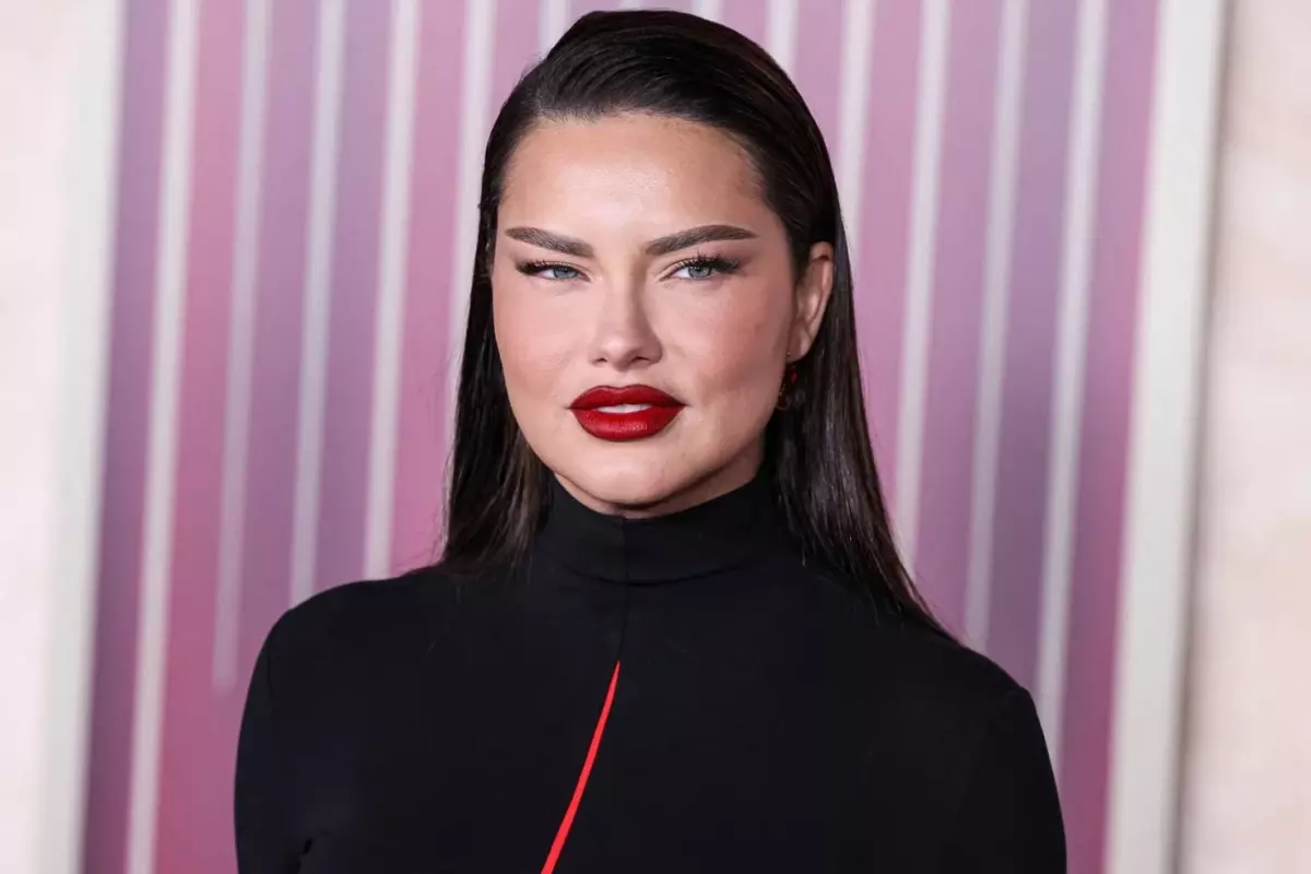 Adriana Lima estetik sonrası adeta yeniden doğdu