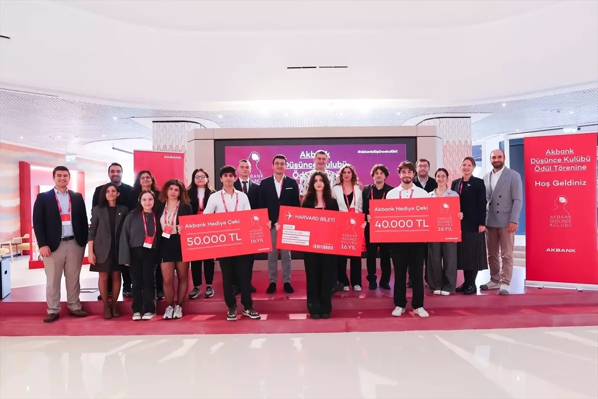Akbank Düşünce Kulübü 16. Dönemini Tamamladı ve Harvard Yaz Okulu’na Yol Açtı