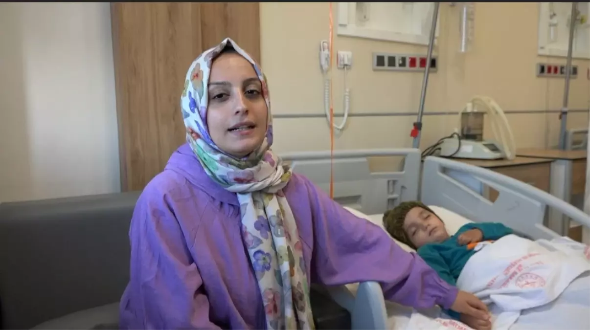 Ceviz Parçaları Soluk Borusuna Kaçtı: 2 Yaşındaki Yiğit Ameliyatla Hayata Döndü