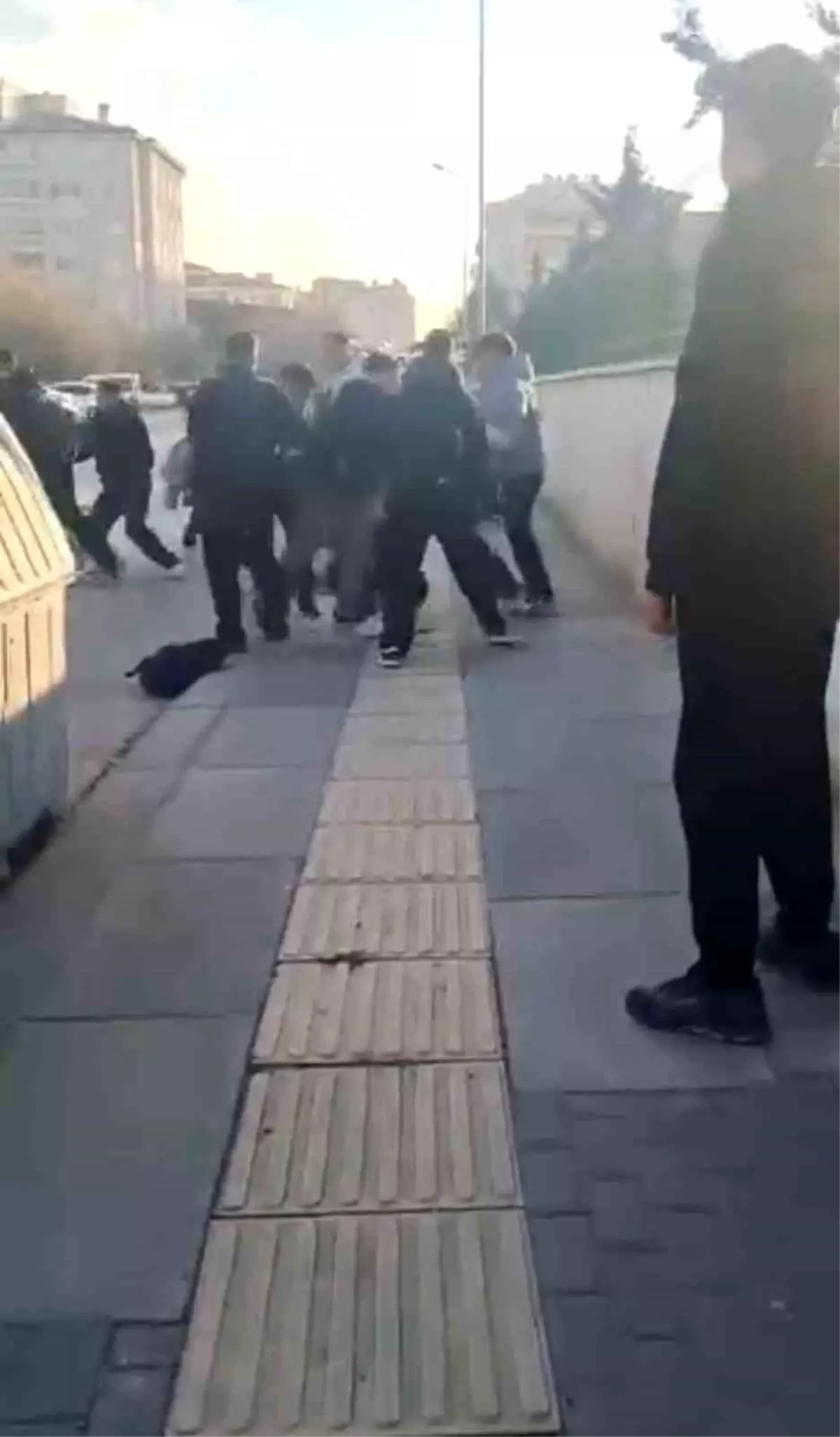 Ankara’da Çocuklar Arasında Kavga: Sincan’da Şiddetli Zorbalık Olayı Görüntülendi