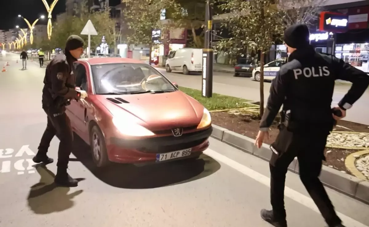 15 yaşındaki sürücü, polisi peşine taktı