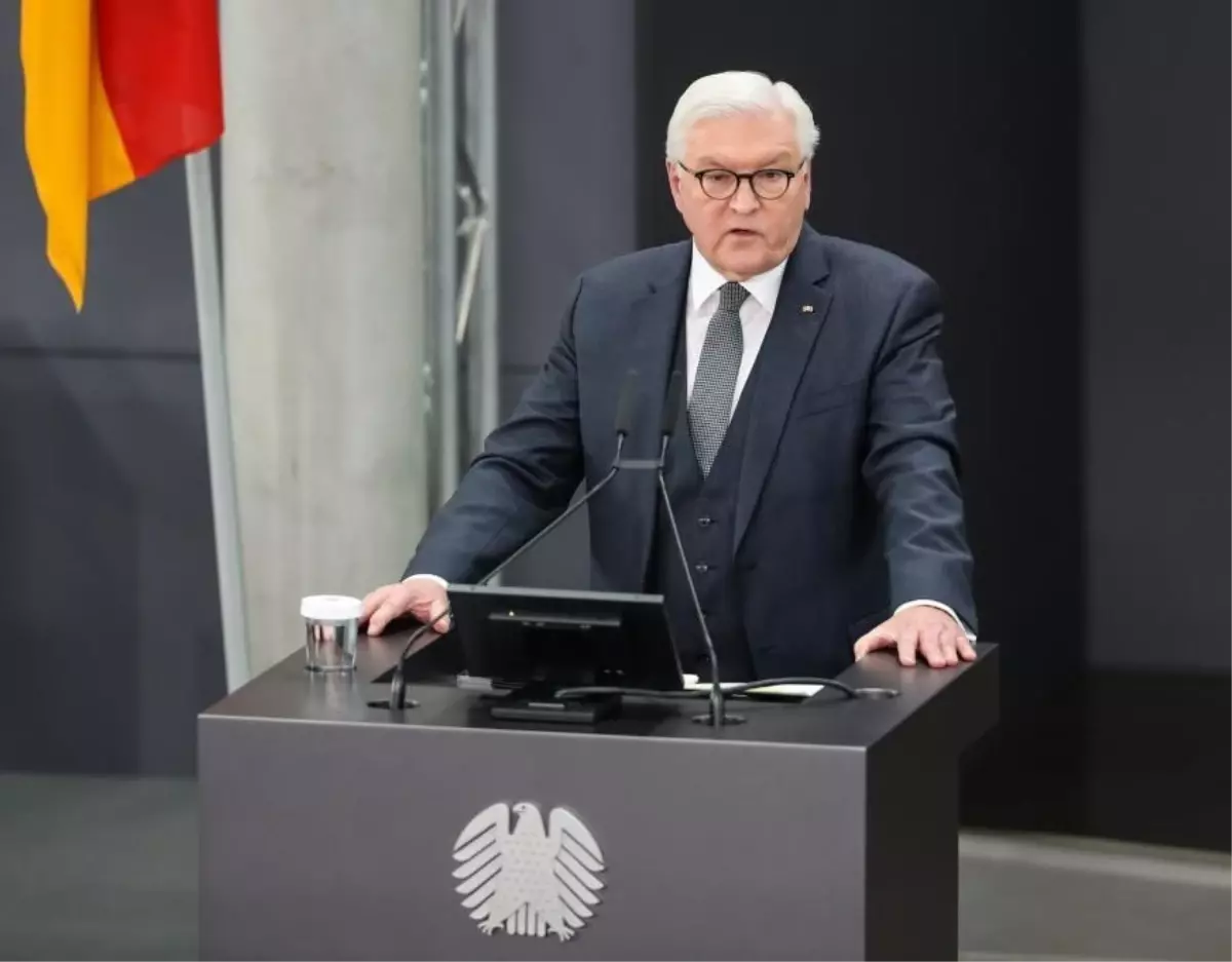 Almanya Cumhurbaşkanı Steinmeier, Zorunlu Askerlik ve Sosyal Hizmet Modelini Savunuyor