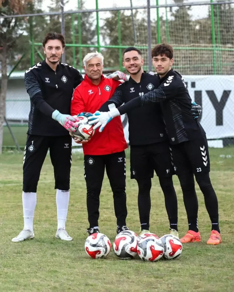 Altay’da Üç Kaleci de Forma Giydi