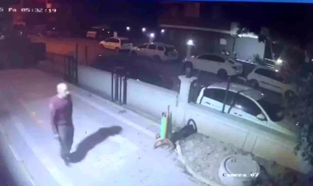 Adana’da Apartman Otoparkında Bisiklet Hırsızlığı