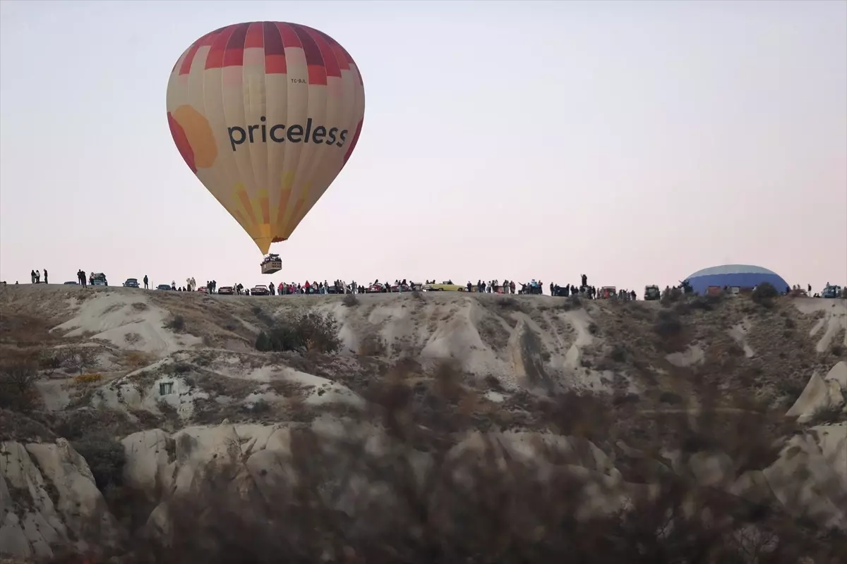 Kapadokya Ara Tatilde Ailelerin Gözdesi Oldu, Ziyaretçi Akını Turizmi Canlandırdı
