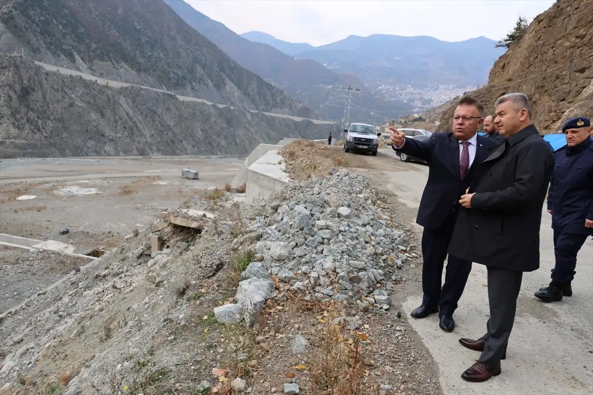 Vali Ergün ve Çelik’ten Livane Küçük Sanayi Sitesi İncelemesi