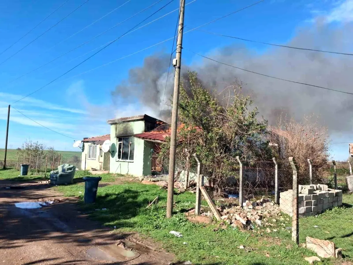 Kırklareli’nde Babaeski Mahallesinde Çıkan Yangın Hızlı Müdahale ile Kontrol Altına Alındı