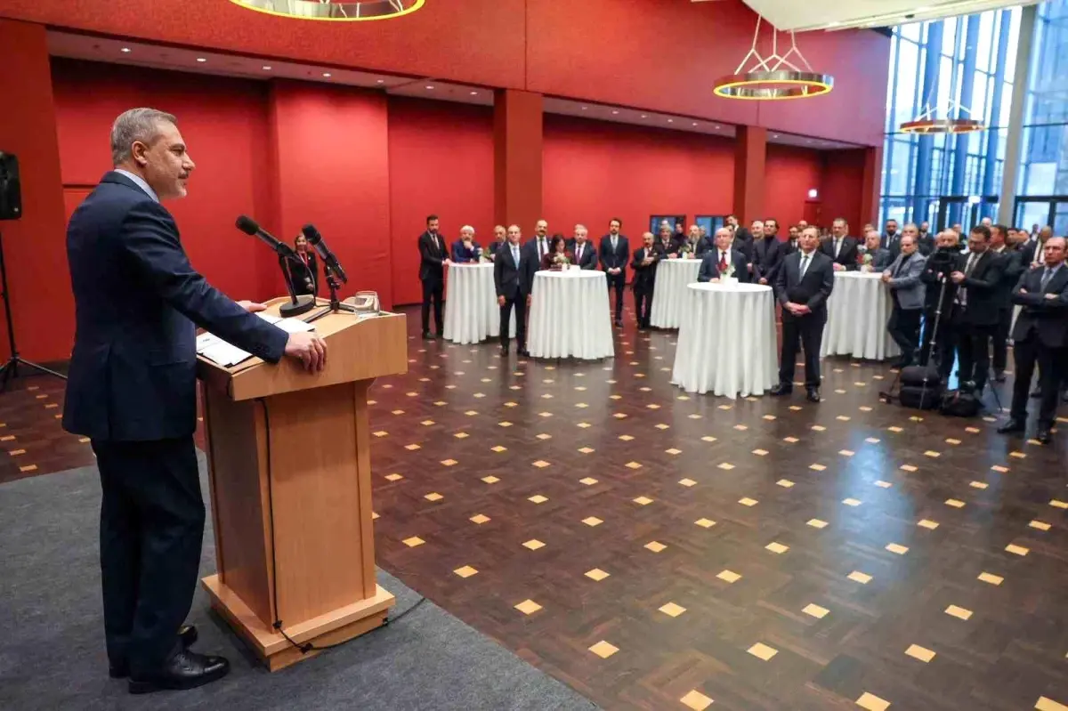 Hakan Fidan Berlin’de Temaslarda Bulundu