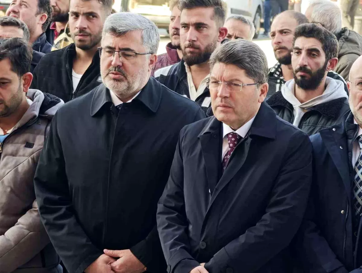 Bakan Tunç, Afyon’da Vefat Eden Vatandaşların Cenaze Törenine Katıldı