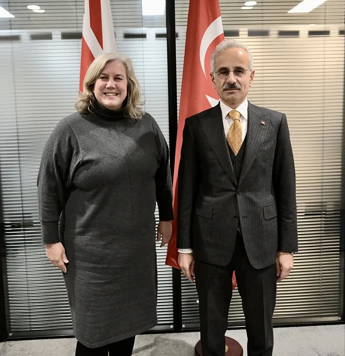 Uraloğlu Londra’da İngiltere Ulaştırma Bakanı Heidi Alexander ile İşbirliği Görüşmesi Yaptı