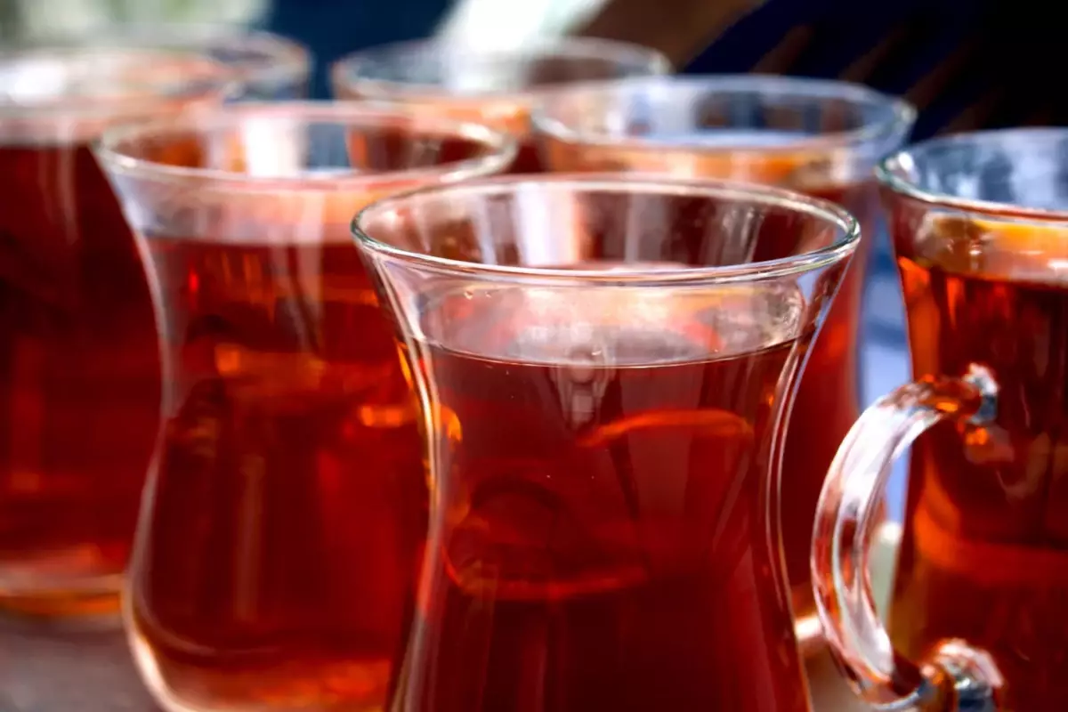 Bakanlık o markayı ifşa etti! Çayda gıda boyası tespit edildi