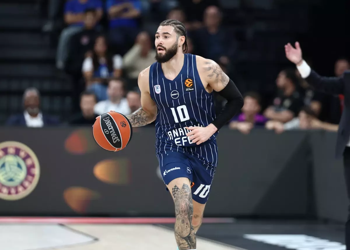 Anadolu Efes, Barcelona’yı 74-73 Yendi