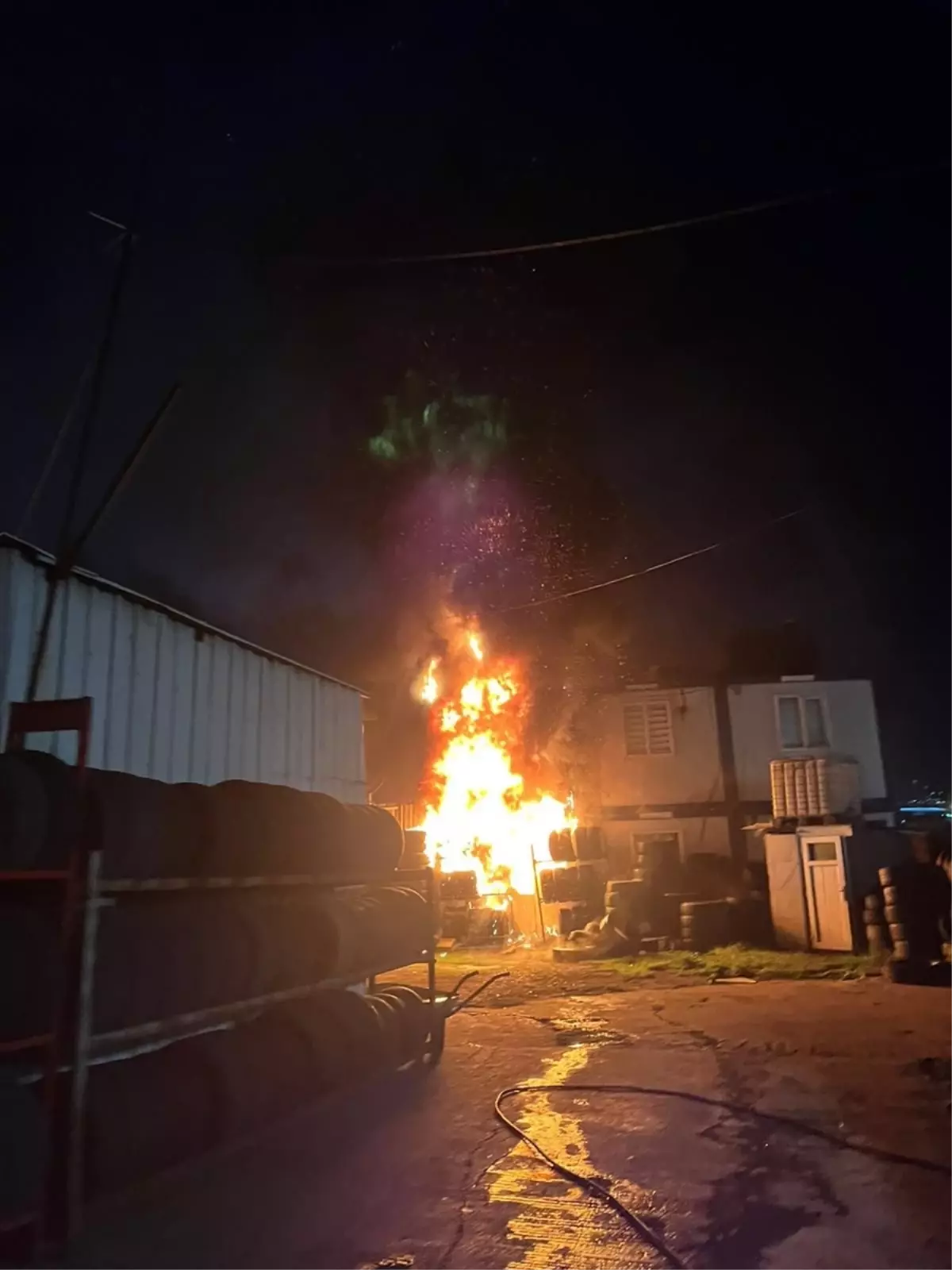 Başakşehir’de Yangın Paniği