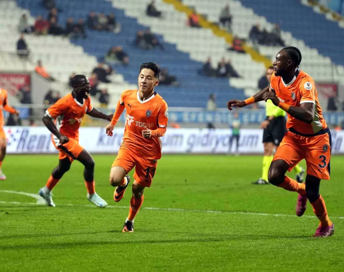 Jerome Opoku Cezalı! Başakşehir’in Defans Kalesi Fenerbahçe Maçında Saha Dışında Kalacak