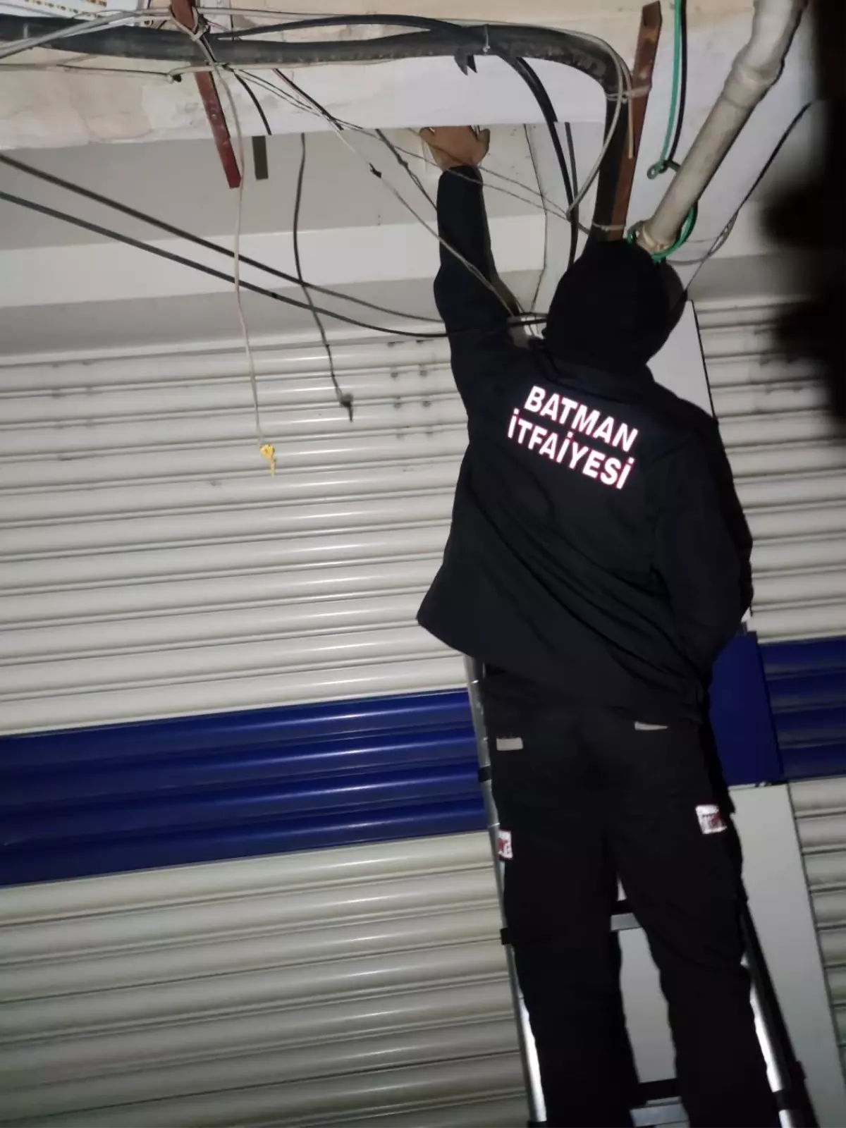 Batman’da Kuaförde Mahsur Kalanlar Kurtarıldı