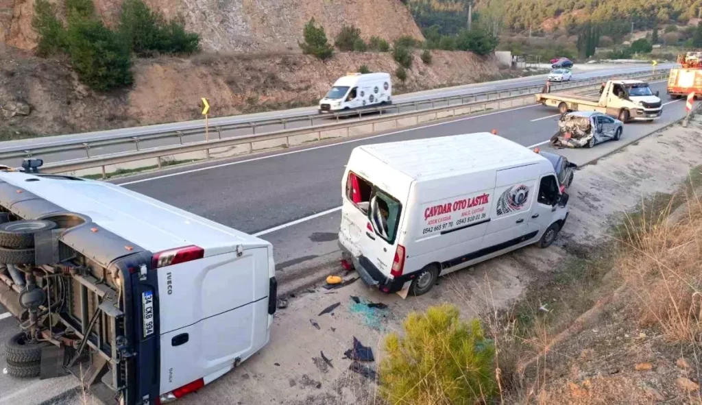 Bilecik’te Zincirleme Trafik Kazası: 3 Kişi Yaralandı