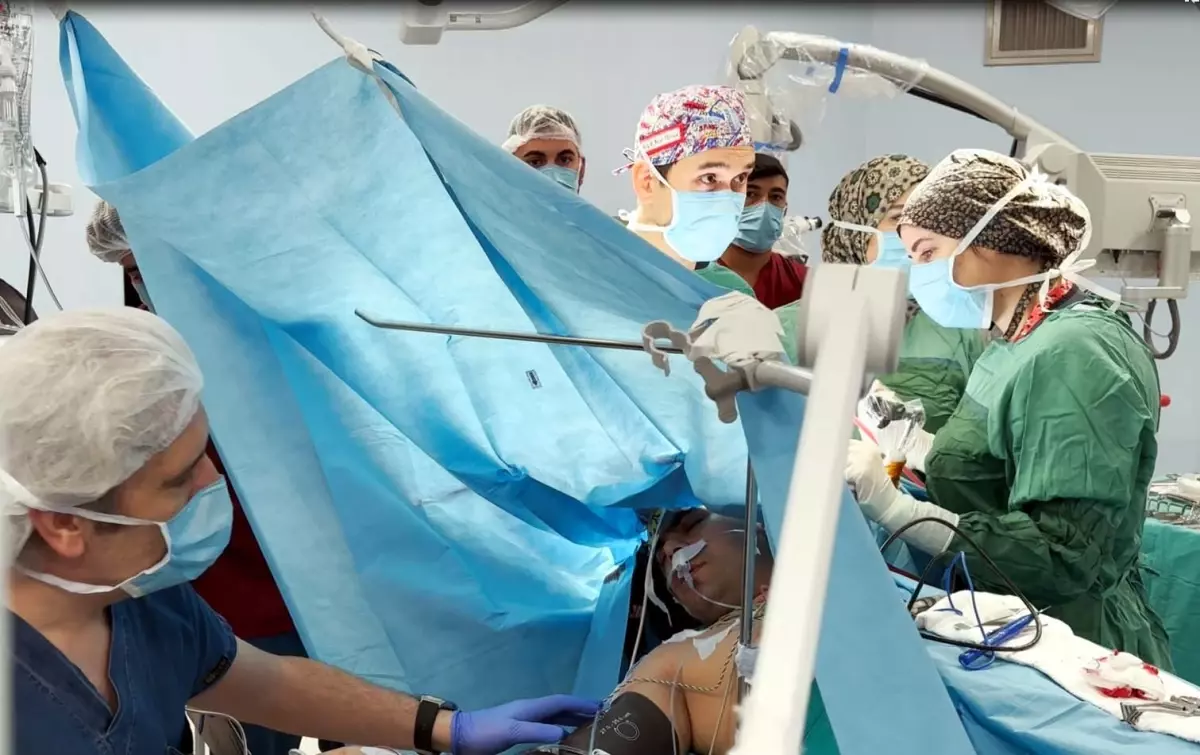 Uyanık Beyin Ameliyatıyla Tümör Çıkarıldı: Gaziantep’te İlk Başarı