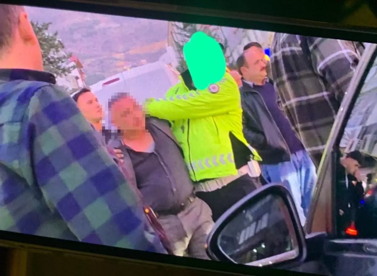 Gümüşhane’de Bıçaklı Saldırı Anları Güvenlik Kamerasında Şok Eden Görüntüler