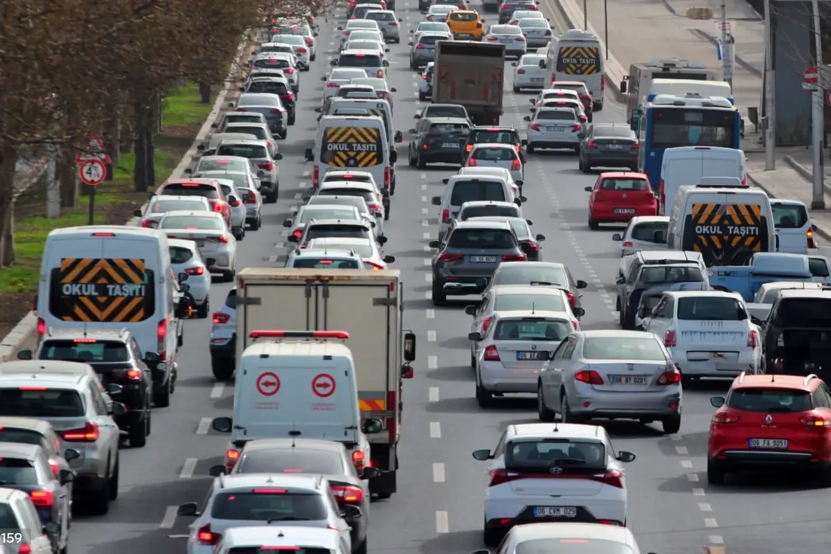 Bu gece benzine 1 lira 30 kuruş zam geliyor