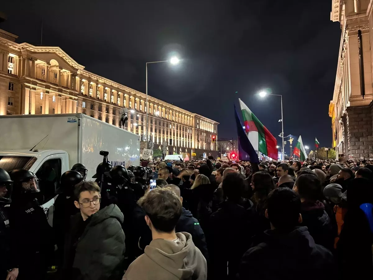Sofya’da Bütçe Taslağına Protesto