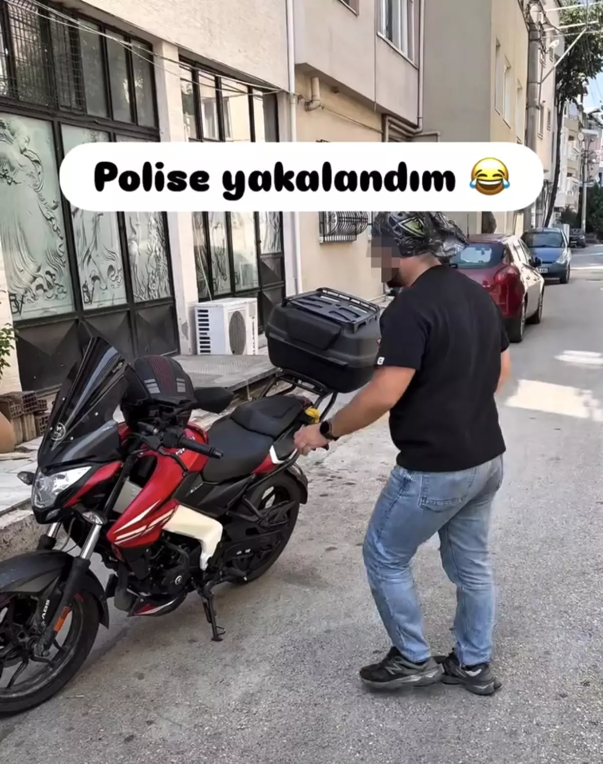 Sosyal Medya İçin Kurgu Video Çeken İki Polis Üniformalı Genç Gözaltına Alındı!