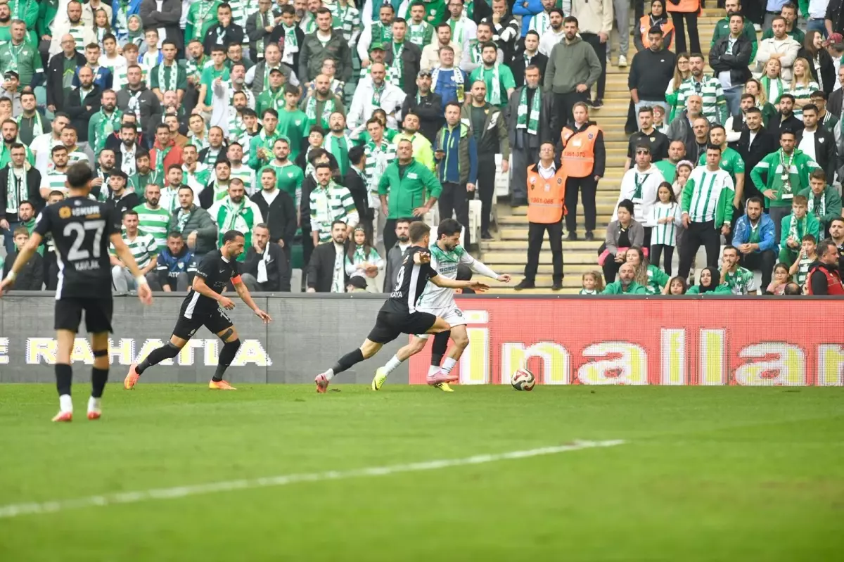 Bursaspor, Uzatma Dakikalarında Galibiyeti Kaçırdı