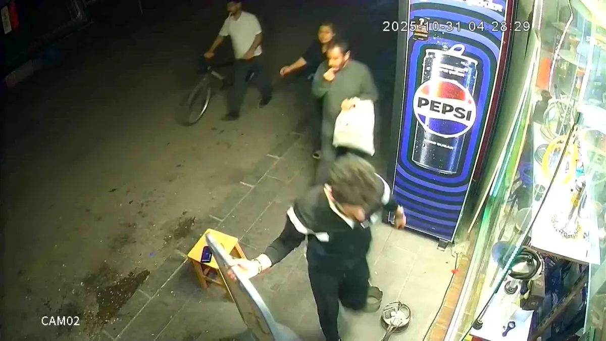 Adana’da Çekirdek Çitleyen Adamın Şaşırtıcı Cep Telefonu Hırsızlığı ve “Şeytana Uydum” İtirazı