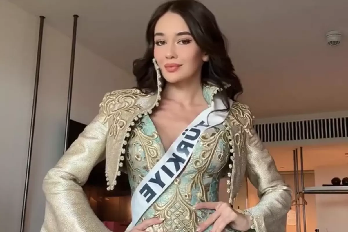 Ceren Arslan’dan ”Hürrem Sultan” İlhamlı Kostüm Şaşkınlık Yarattı