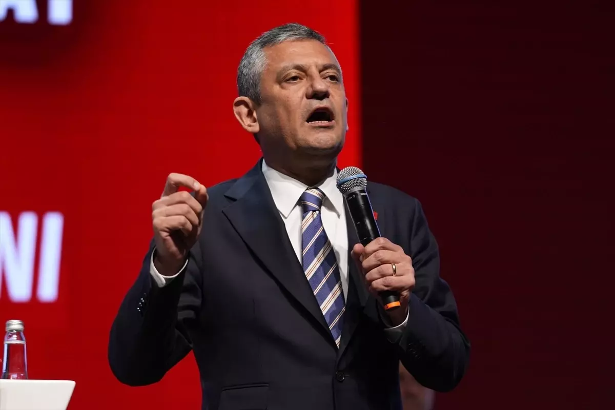 CHP Kurultayı: Özgür Özel Dördüncü Kez Genel Başkan Seçildi