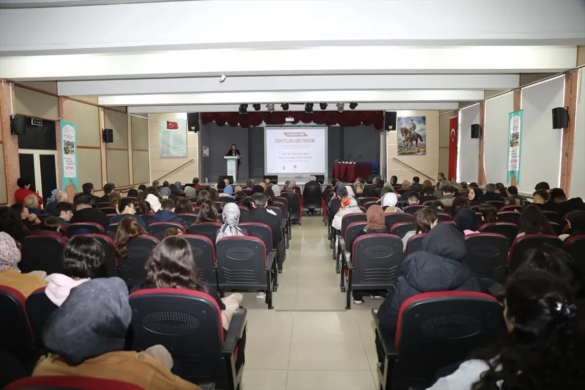 Dünya Felsefe Günü Çubuk’ta Coşku ve Ödüllerle Kutlandı