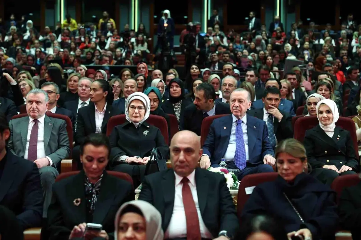 Cumhurbaşkanı Erdoğan: “Kadına el kaldıranın eli de, vicdanı da kararmıştır”