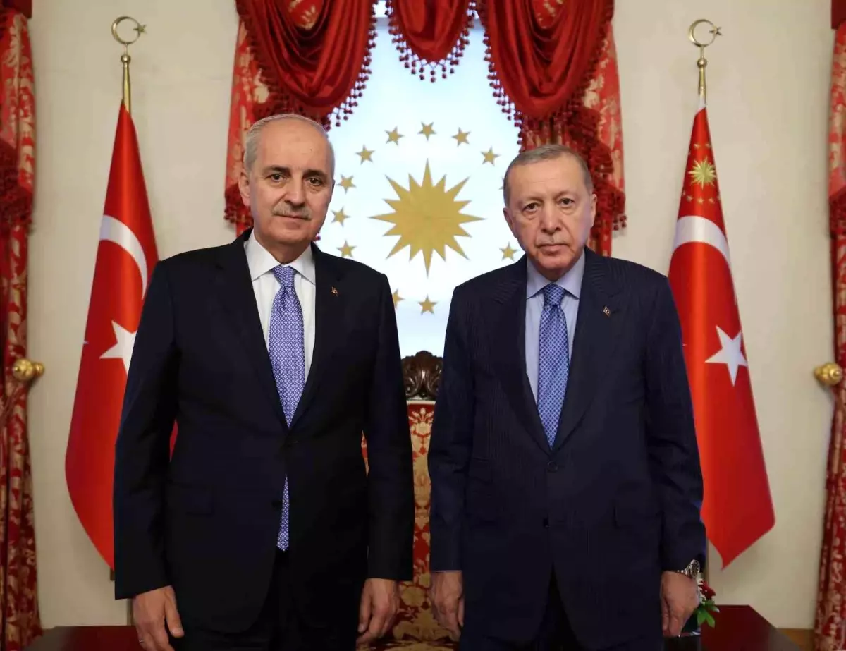 Cumhurbaşkanı Erdoğan, TBMM Başkanı Numan Kurtulmuş’u Dolmabahçe Ofisinde Karşılaması