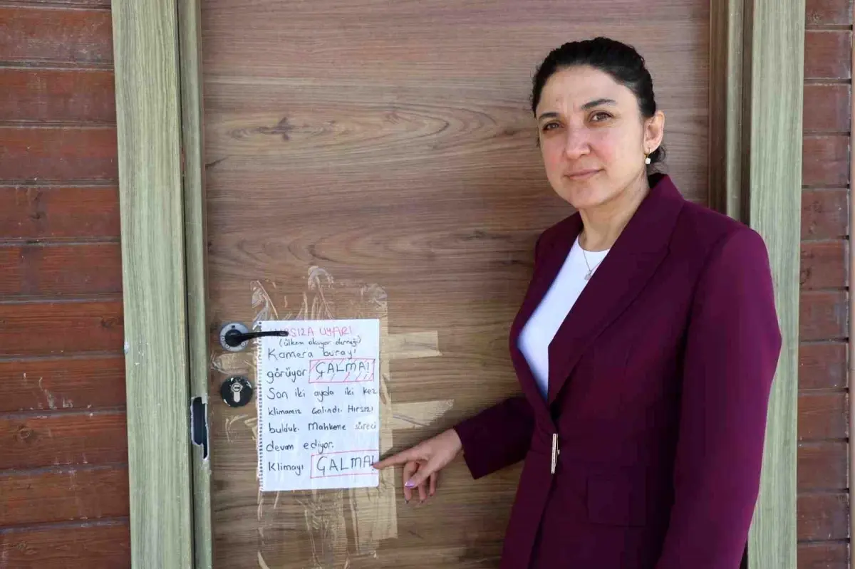 Hatay’da Kütüphane Hırsızlığı: Dernek Kapıya Not Bırakıp Seslendi